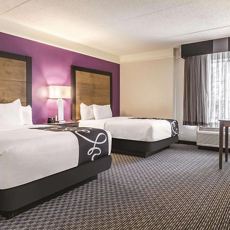 La Quinta By Wyndham Alexandria Airport Hotel Ngoại thất bức ảnh