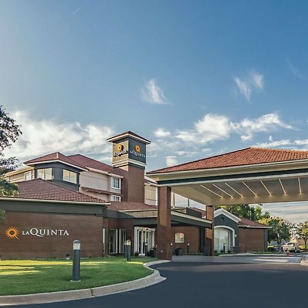 La Quinta By Wyndham Alexandria Airport Hotel Ngoại thất bức ảnh