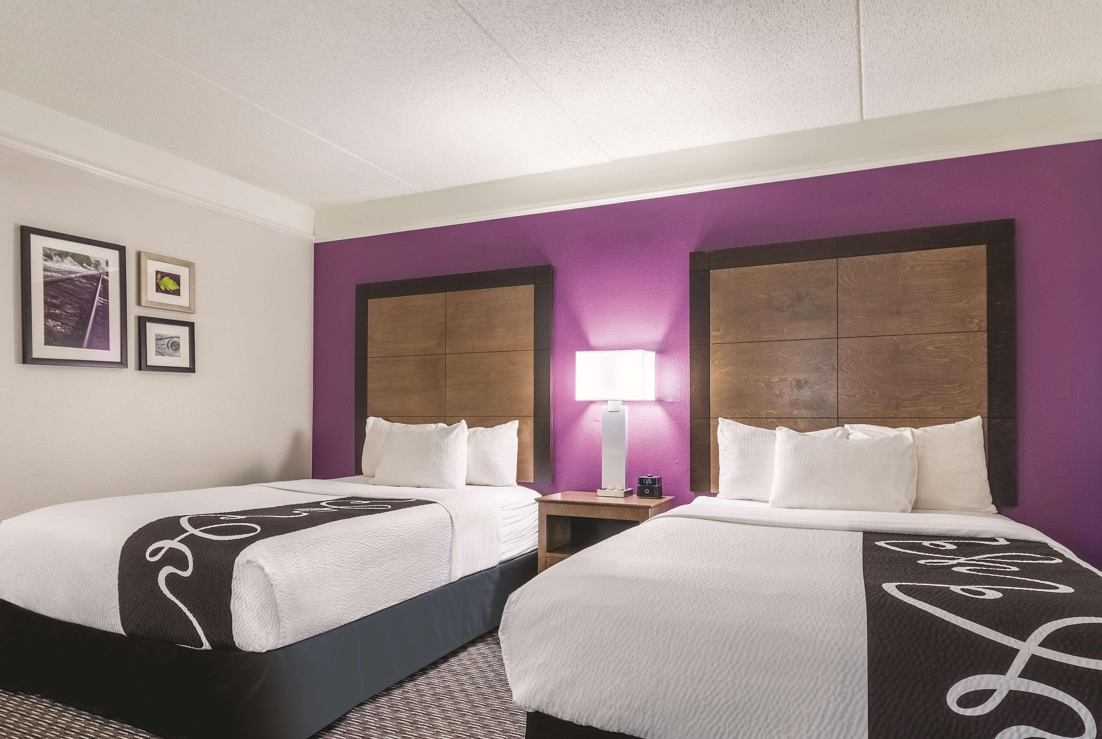 La Quinta By Wyndham Alexandria Airport Hotel Ngoại thất bức ảnh