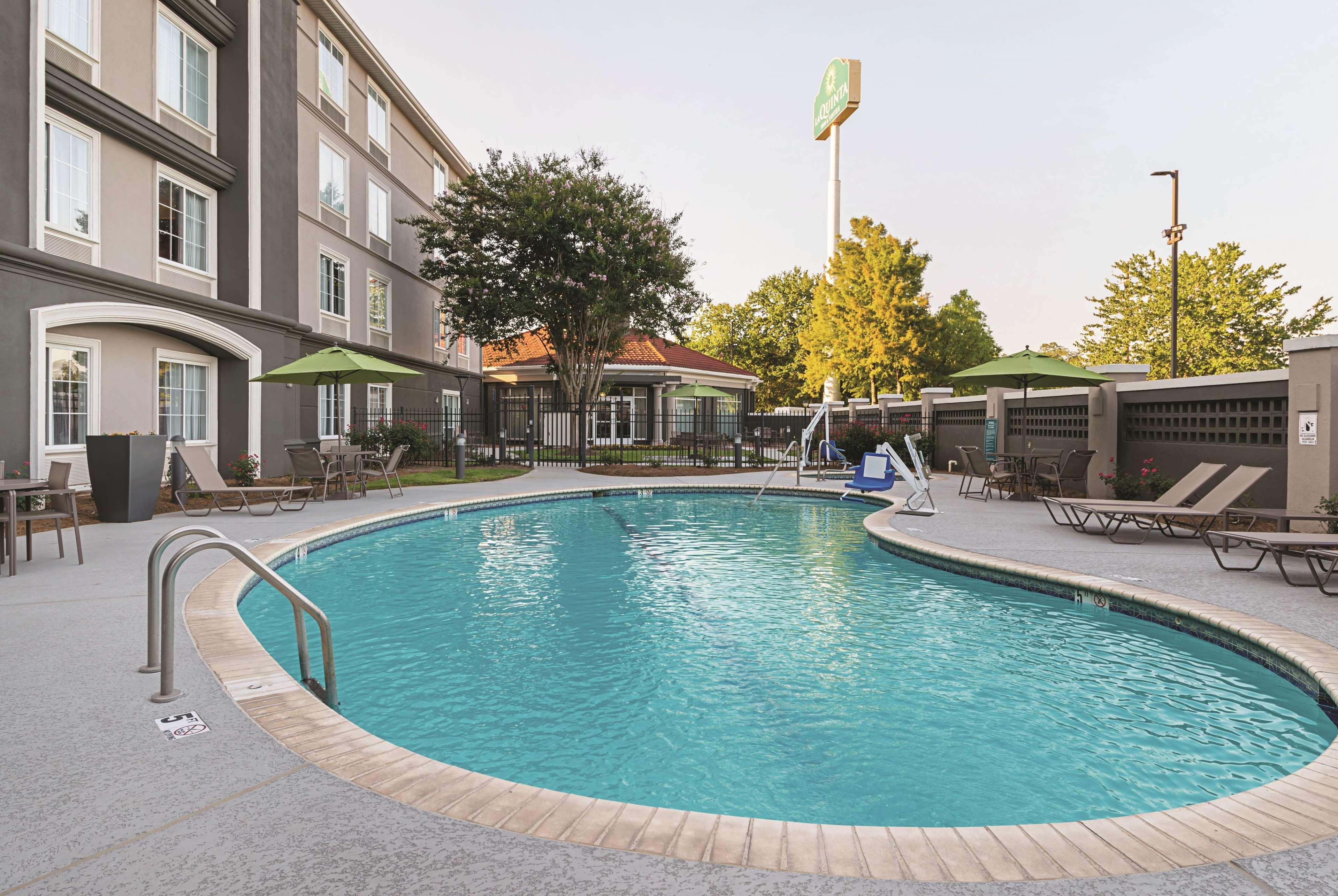 La Quinta By Wyndham Alexandria Airport Hotel Ngoại thất bức ảnh