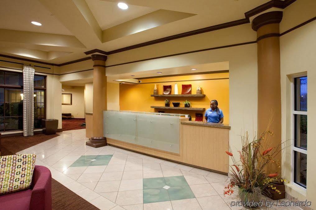 La Quinta By Wyndham Alexandria Airport Hotel Ngoại thất bức ảnh