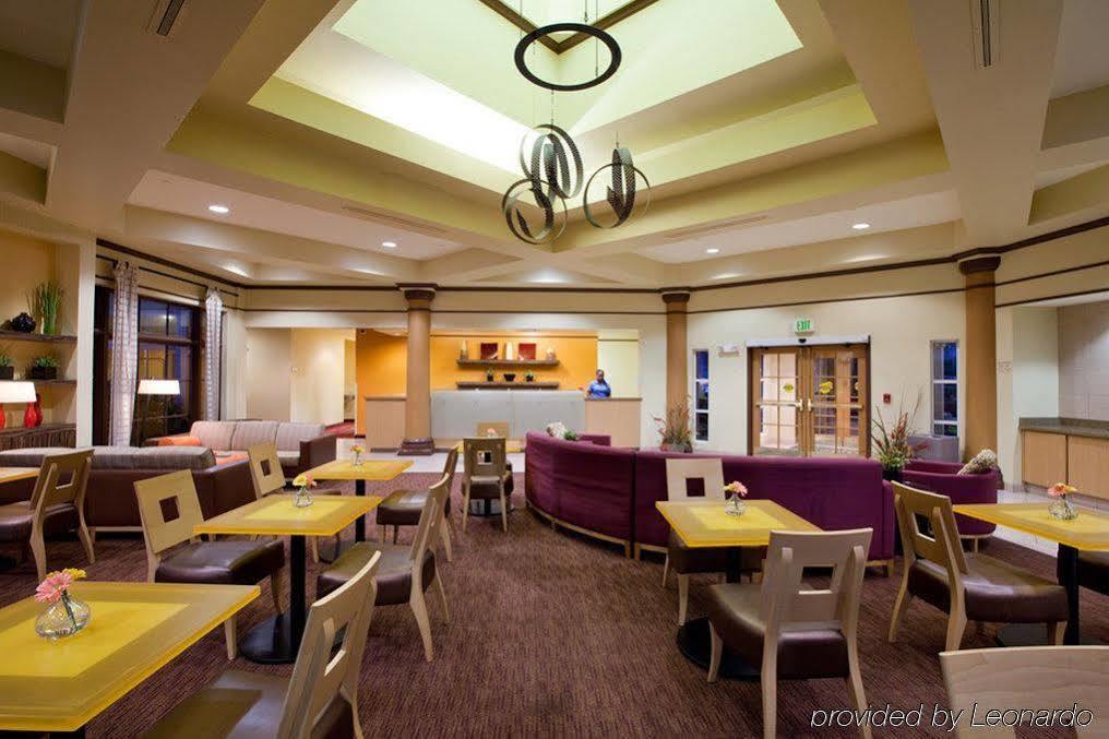 La Quinta By Wyndham Alexandria Airport Hotel Ngoại thất bức ảnh