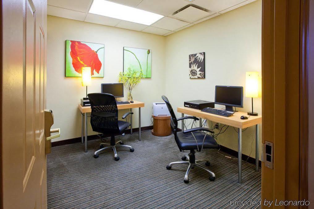 La Quinta By Wyndham Alexandria Airport Hotel Ngoại thất bức ảnh